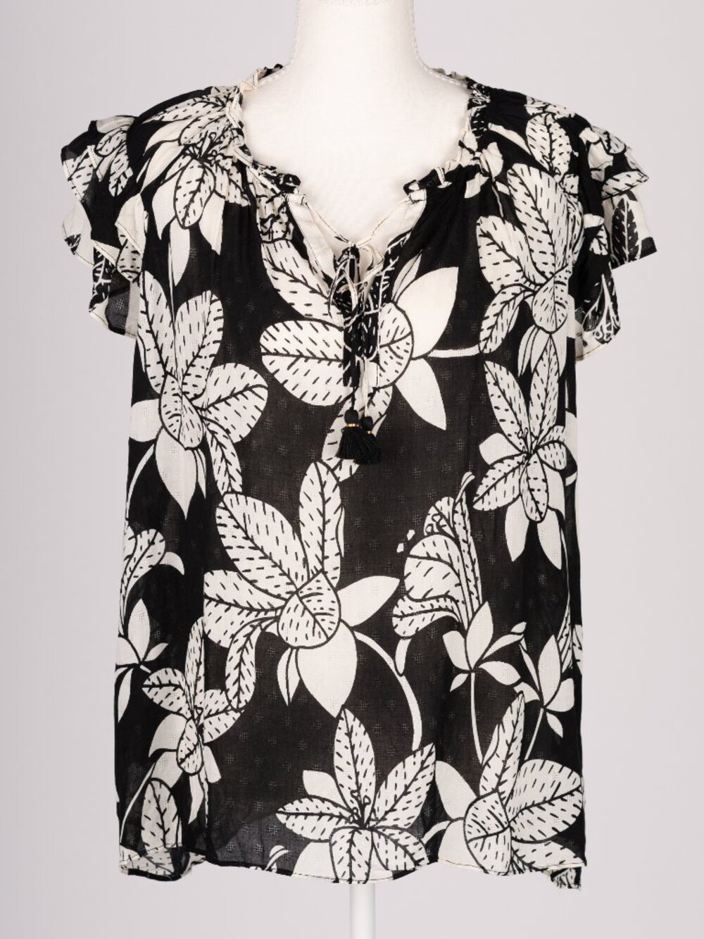 Rose & Olive Black White Tropical Floral Boho Blouse NWT Medium Flutter Sleeve